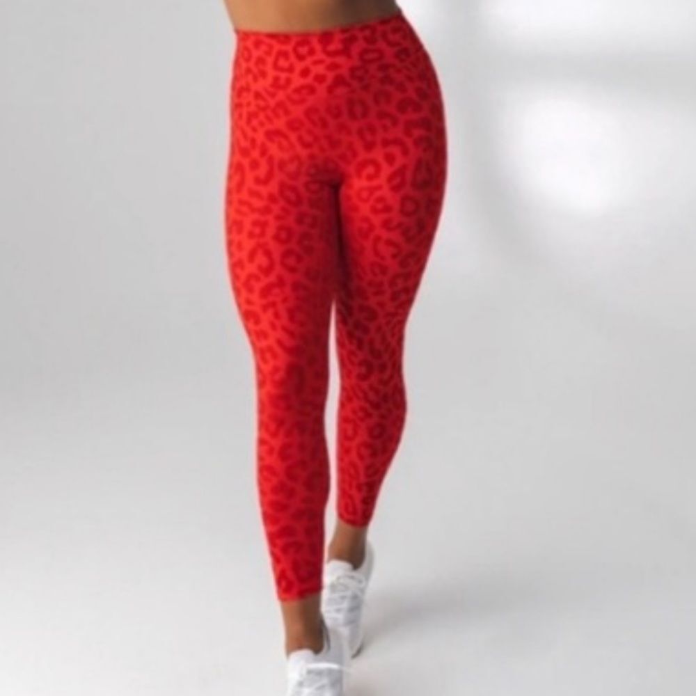 Balance athletica red cheetah print athletic leggings size small